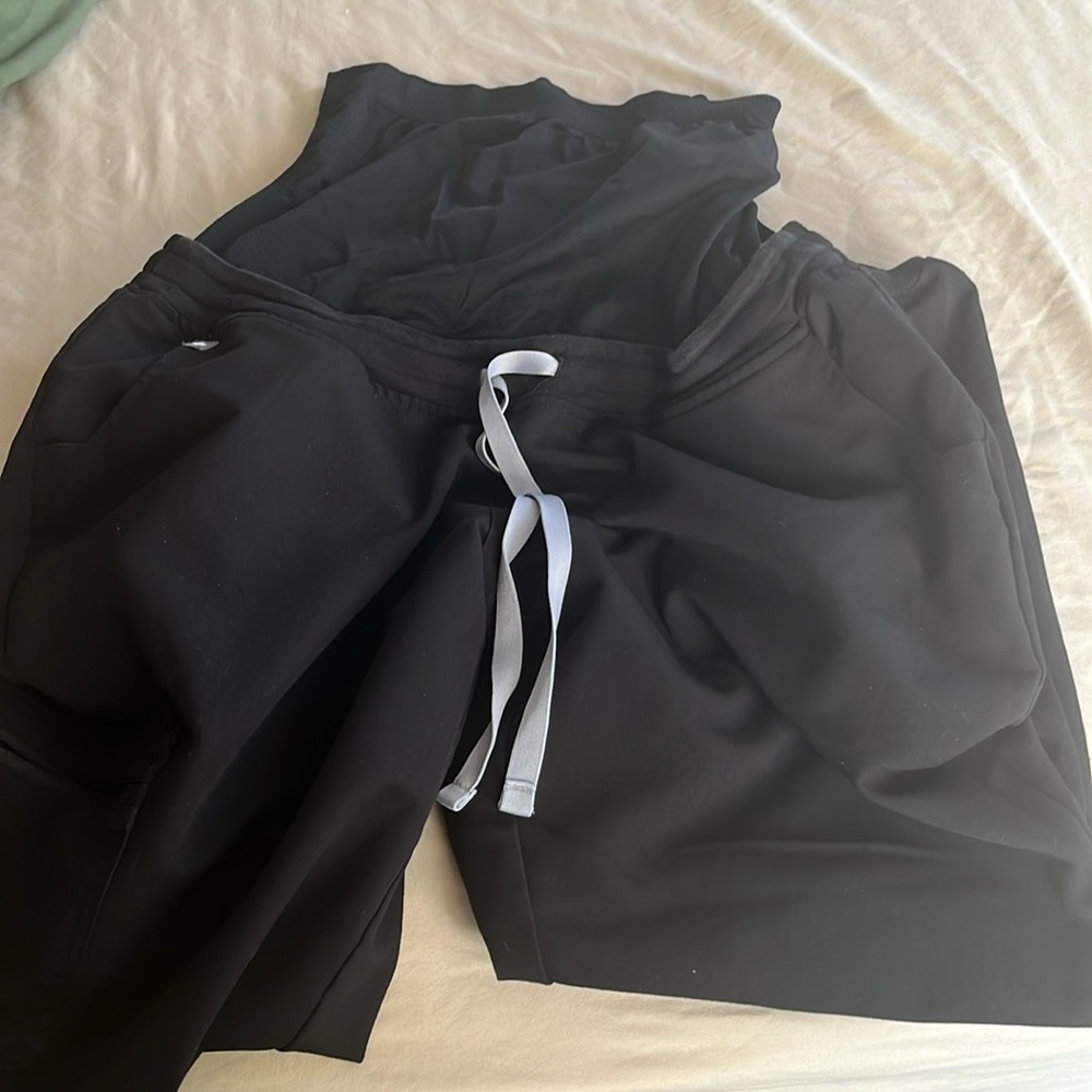 FIGS Maternity Scrub Pants